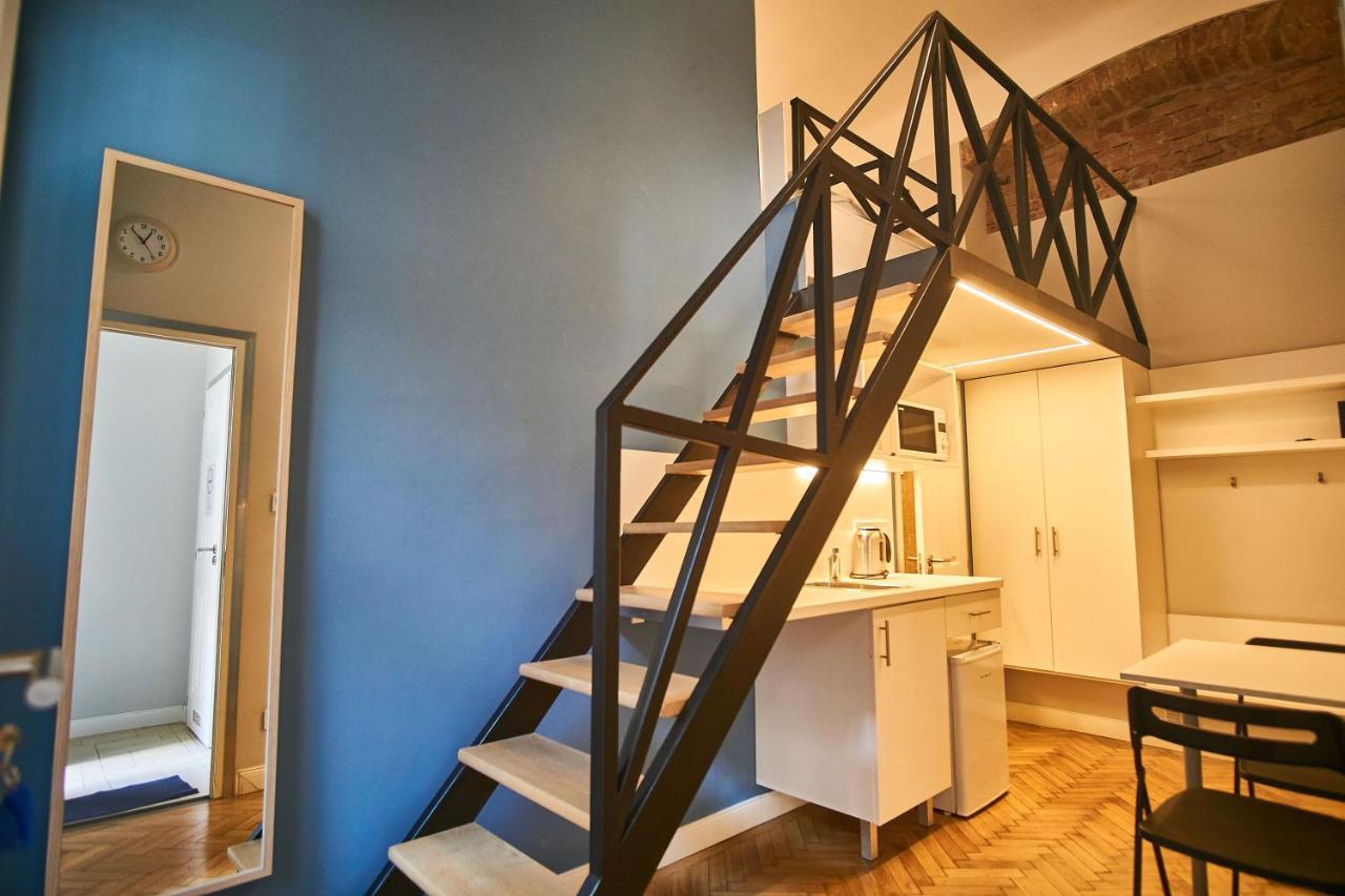 Z40 Apartments - Hostaid ブダペスト エクステリア 写真